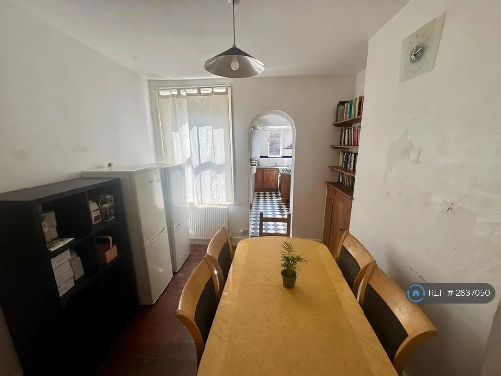 1 bedroom house share for rent