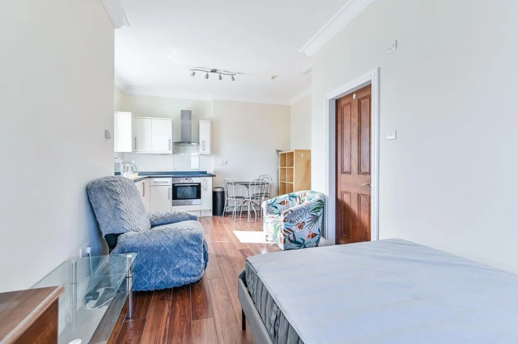 Studio flat for rent