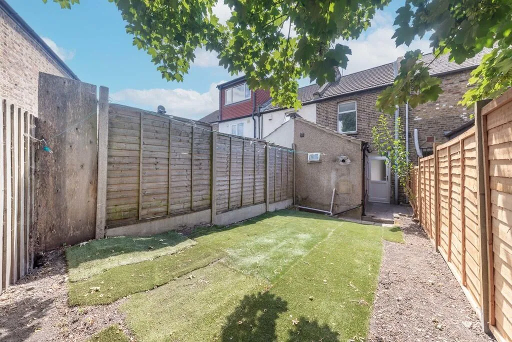2 bedroom terraced house for rent