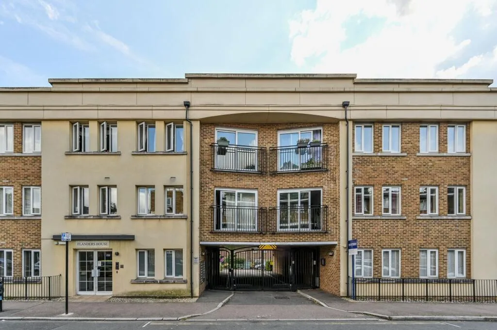 2 bedroom flat for rent