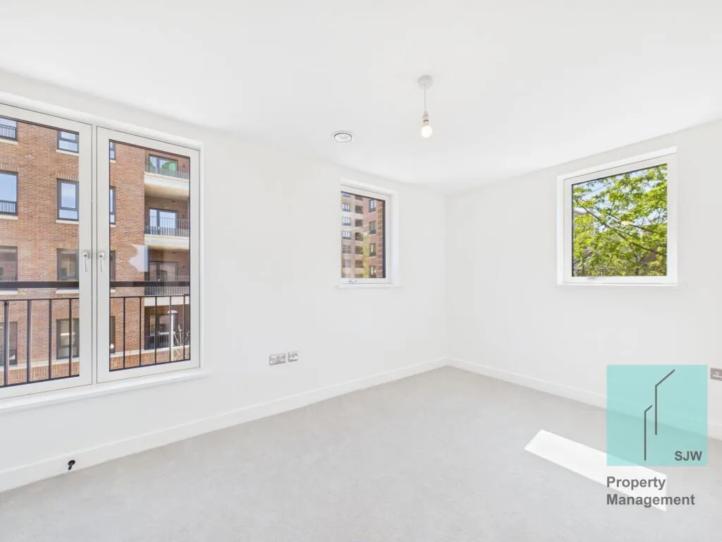 4 bedroom end of terrace house for rent