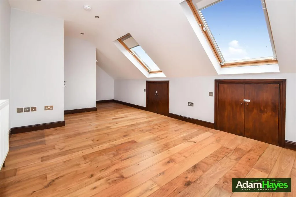 5 bedroom semi-detached house for rent