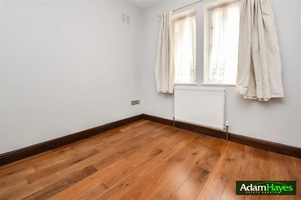 5 bedroom semi-detached house for rent