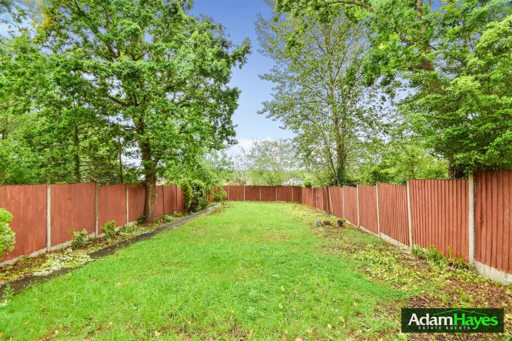 5 bedroom semi-detached house for rent
