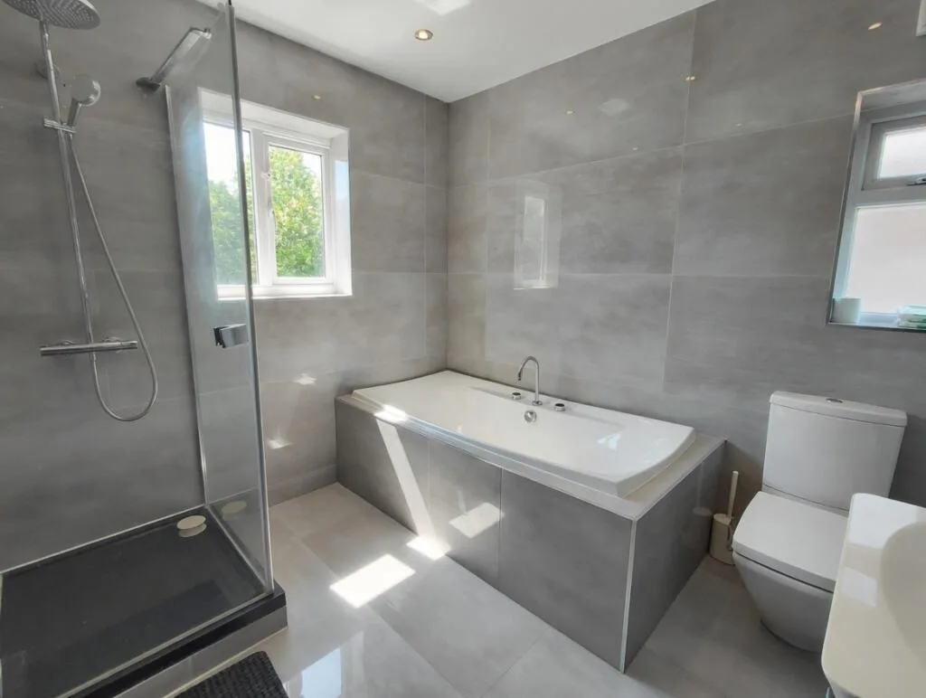 5 bedroom semi-detached house for rent