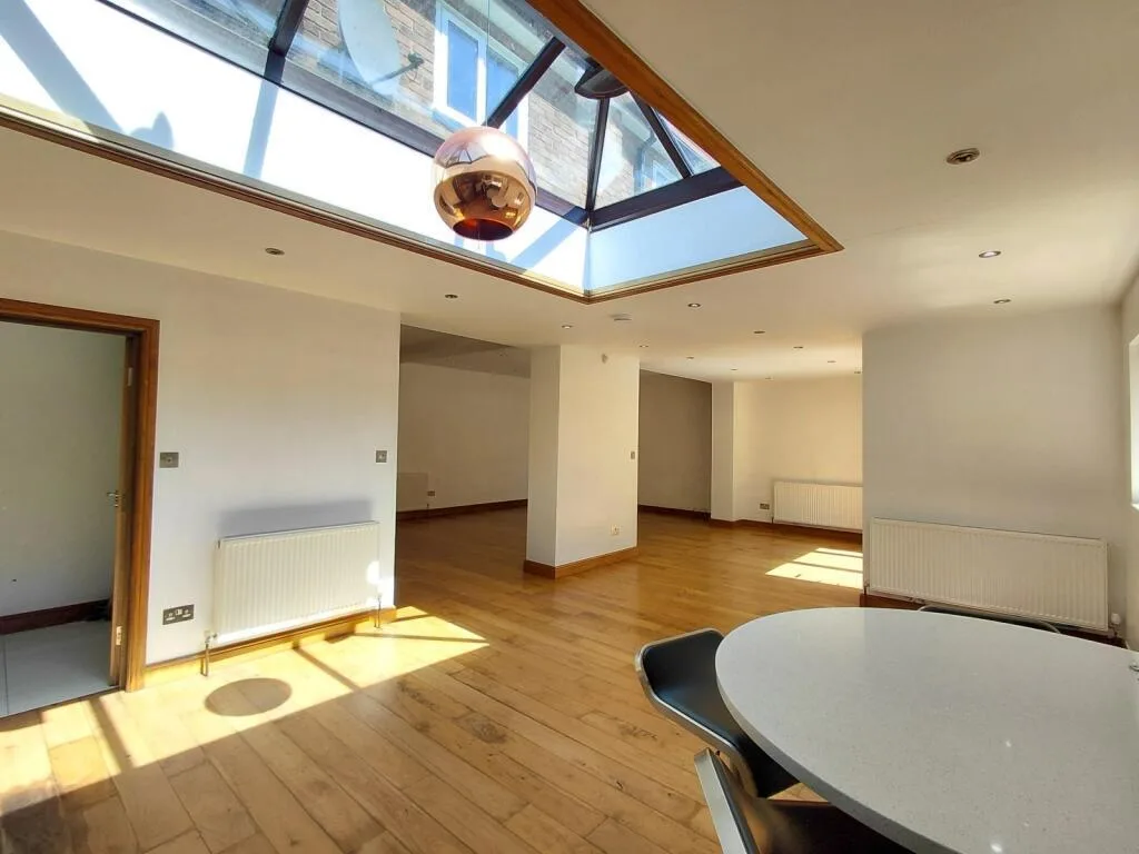 5 bedroom semi-detached house for rent