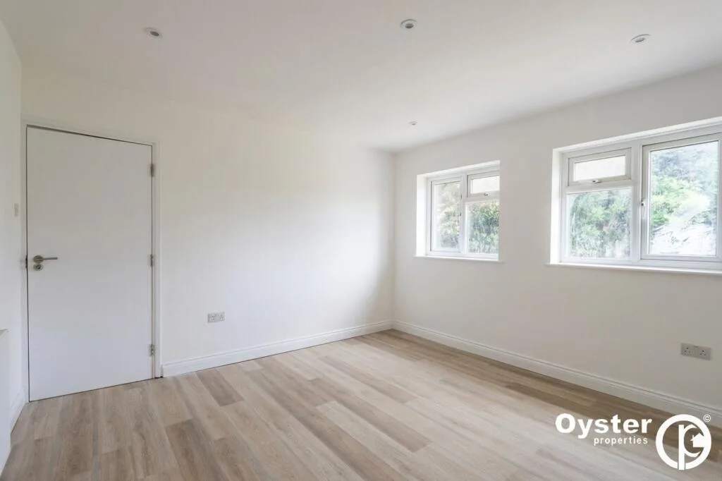 4 bedroom end of terrace house for rent
