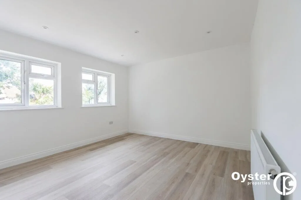 4 bedroom end of terrace house for rent