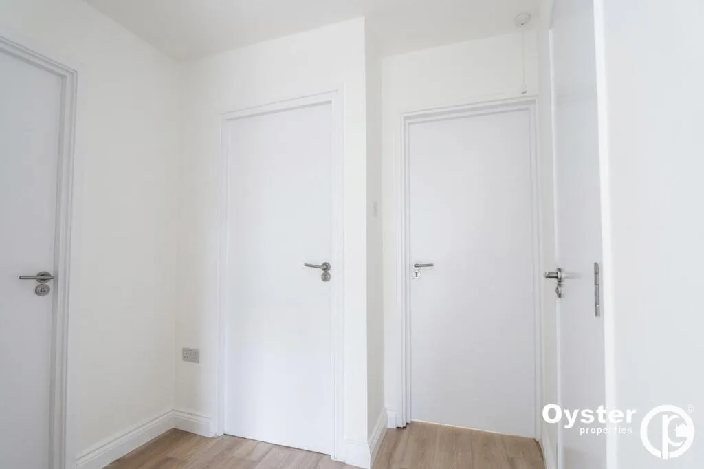 4 bedroom end of terrace house for rent