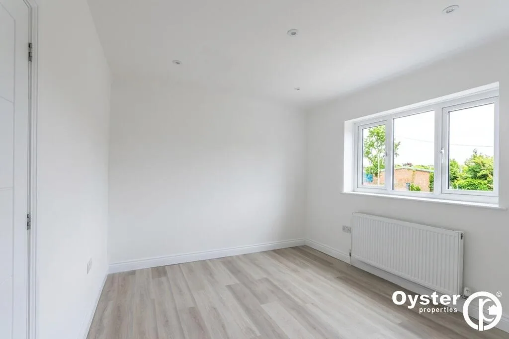 4 bedroom end of terrace house for rent