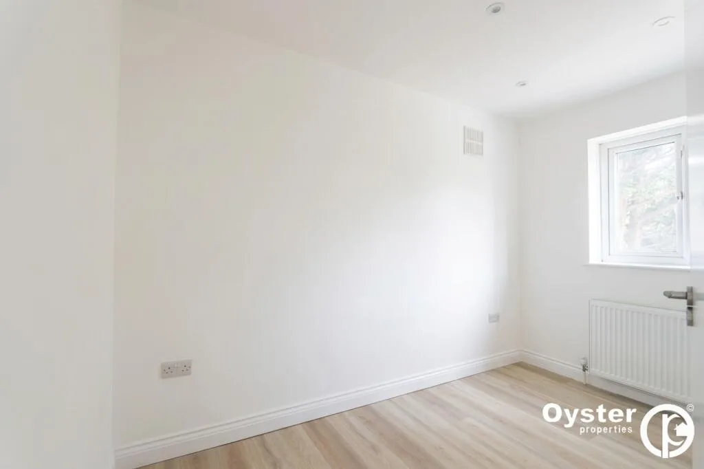 4 bedroom end of terrace house for rent