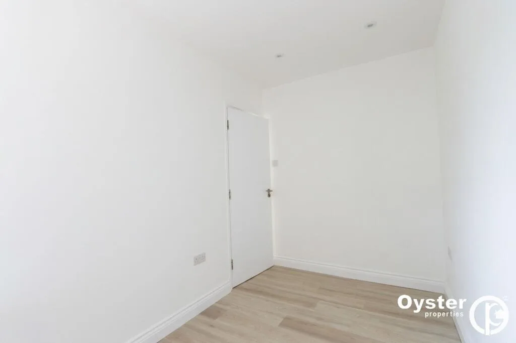 4 bedroom end of terrace house for rent