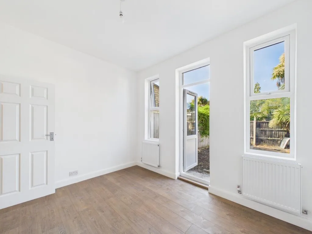 2 bedroom ground floor maisonette for rent