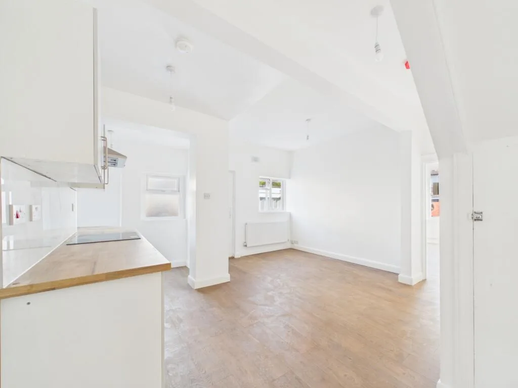2 bedroom ground floor maisonette for rent