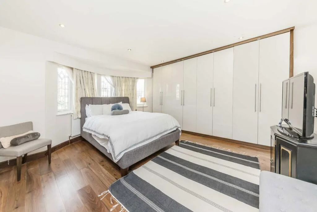 5 bedroom house for rent