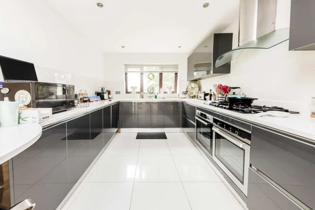5 bedroom house for rent