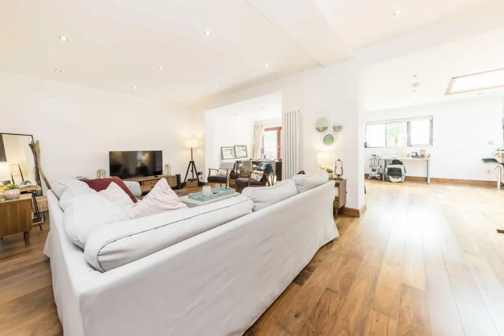 5 bedroom house for rent