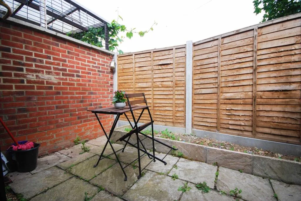 1 bedroom house for rent
