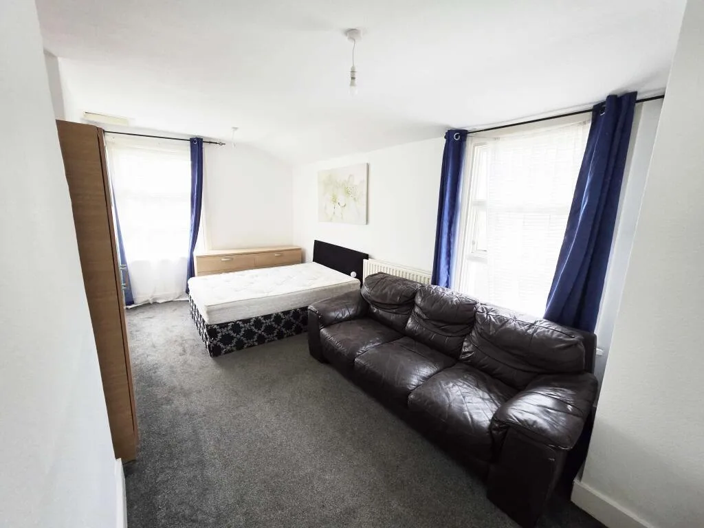 4 bedroom terraced house for rent
