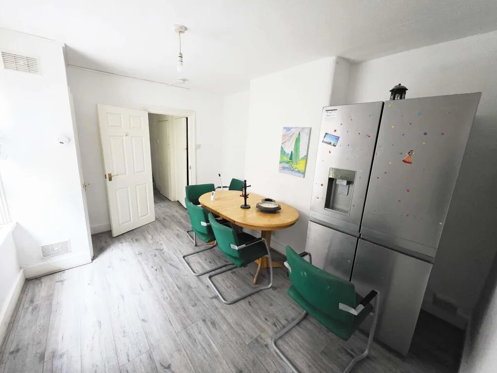 4 bedroom terraced house for rent