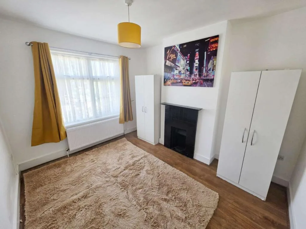 4 bedroom detached house for rent