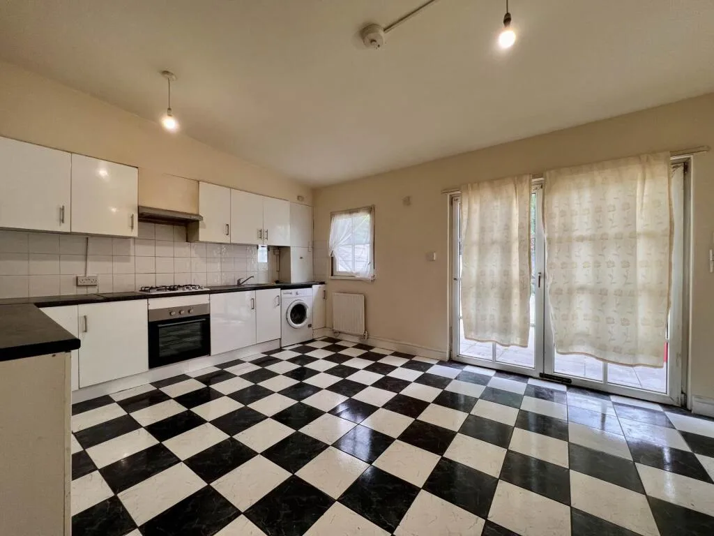 4 bedroom terraced house for rent
