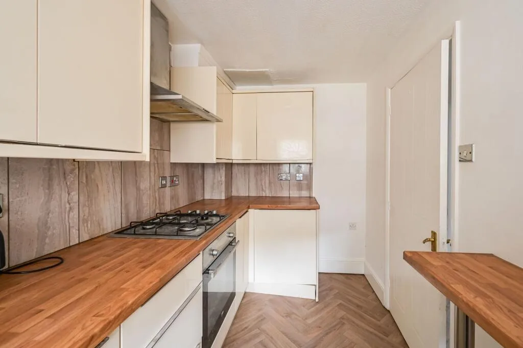 2 bedroom house for rent