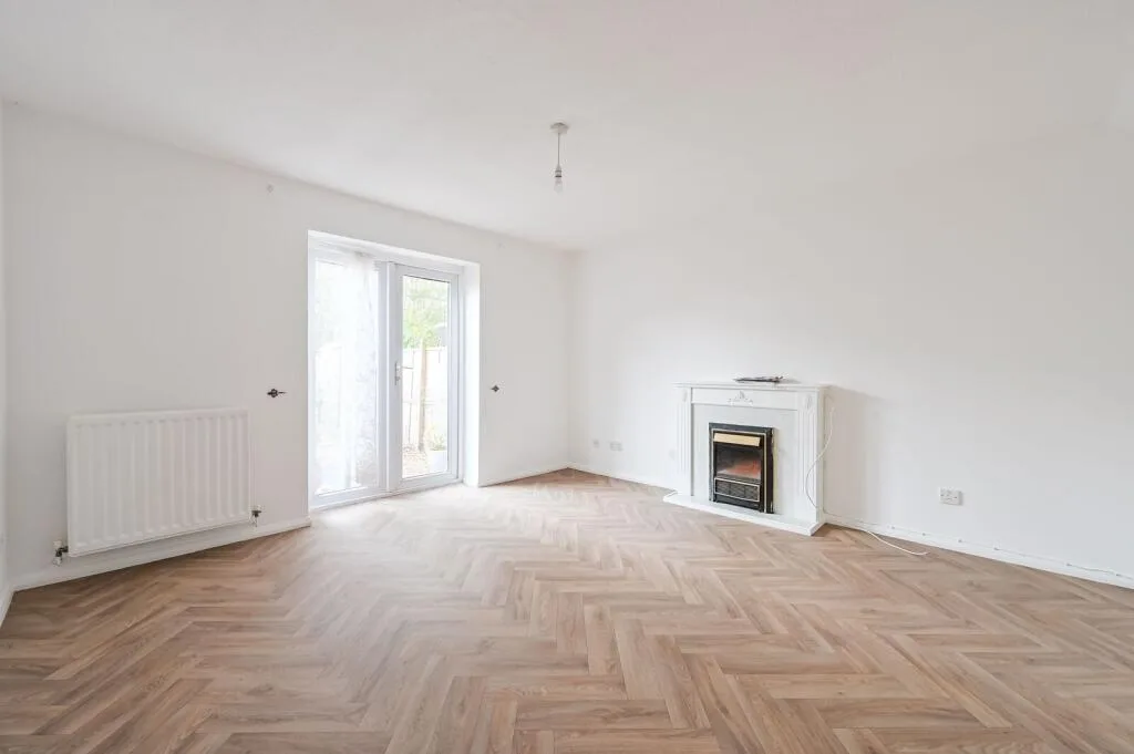 2 bedroom house for rent