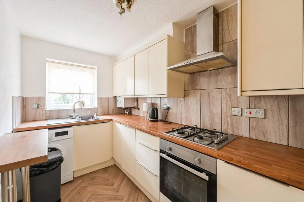 2 bedroom house for rent