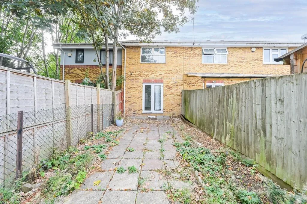 2 bedroom house for rent