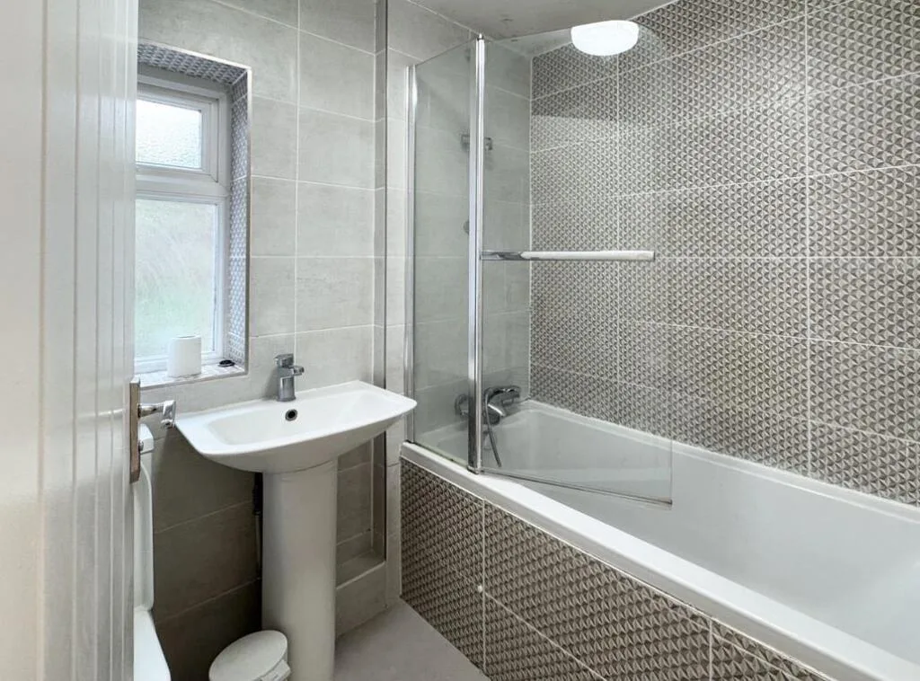 2 bedroom maisonette for rent
