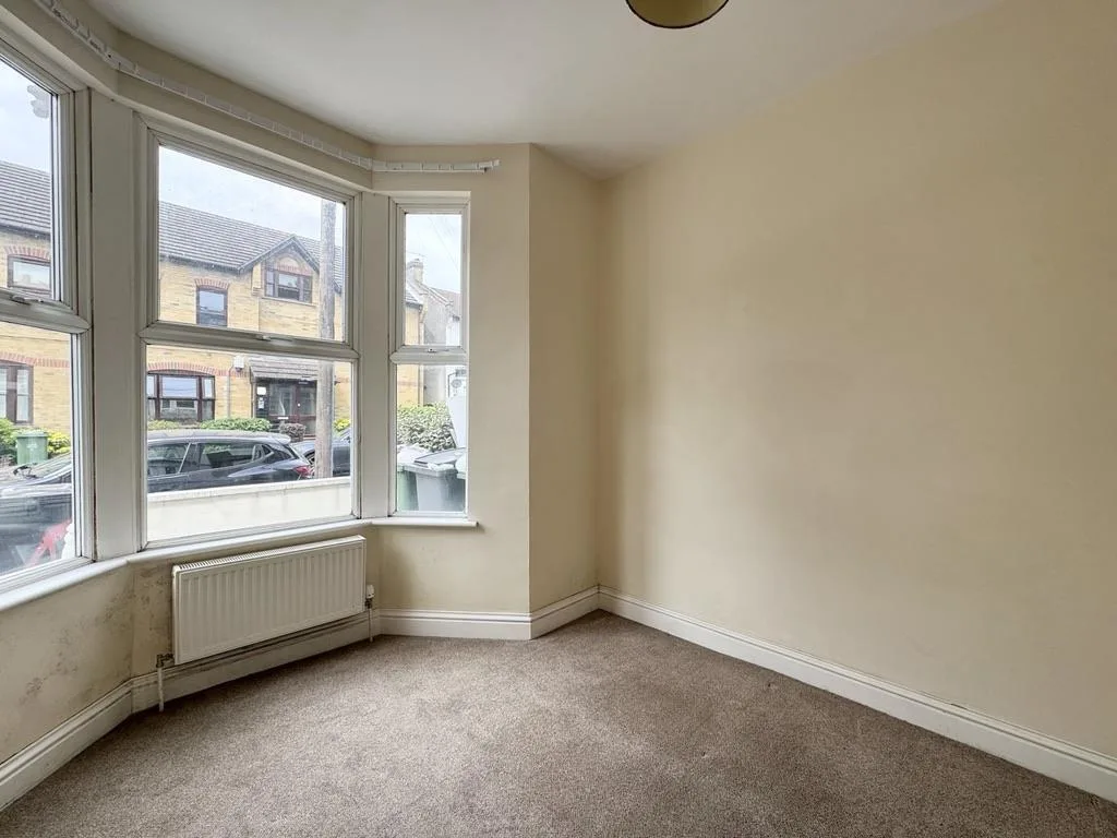 2 bedroom maisonette for rent