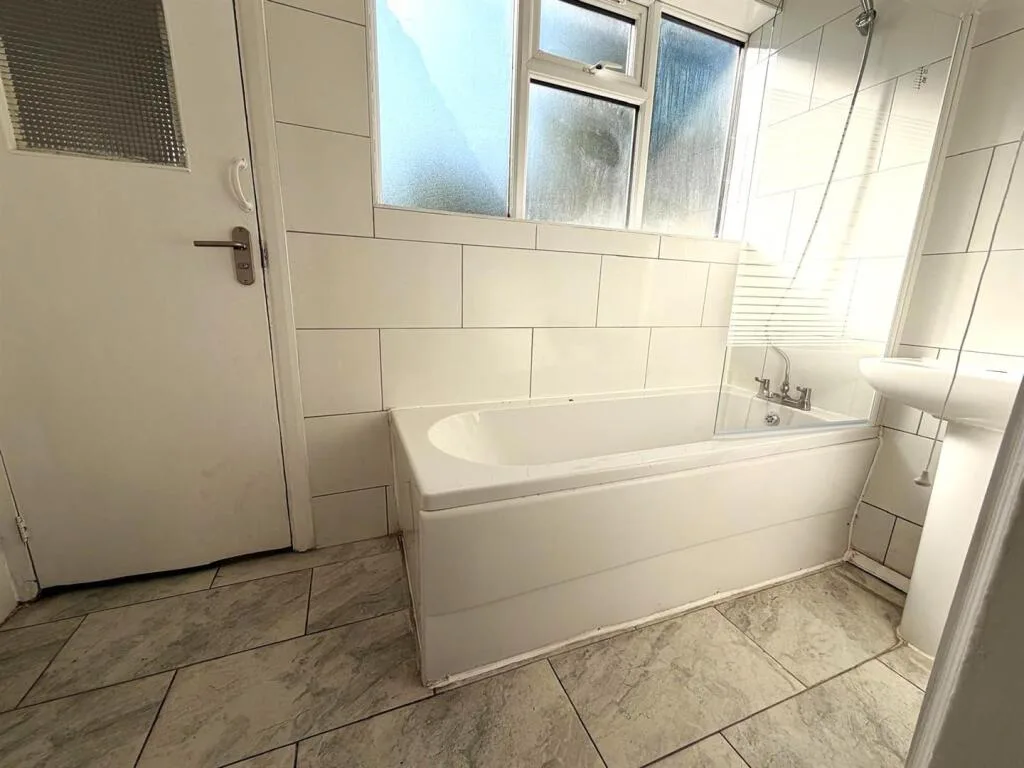 4 bedroom terraced house for rent