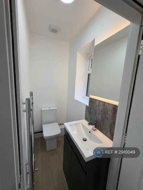 2 bedroom maisonette for rent