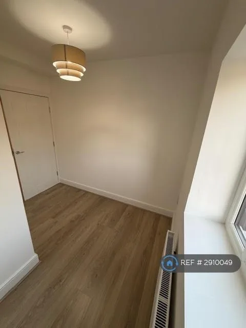 2 bedroom maisonette for rent