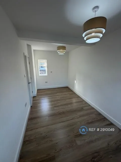 2 bedroom maisonette for rent