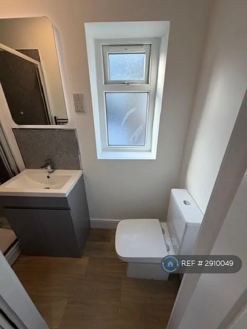 2 bedroom maisonette for rent