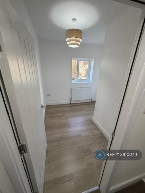 2 bedroom maisonette for rent