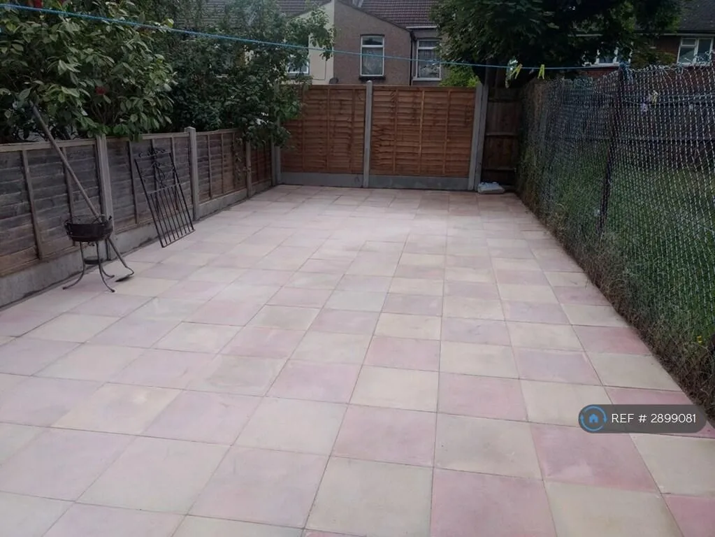 4 bedroom terraced house for rent
