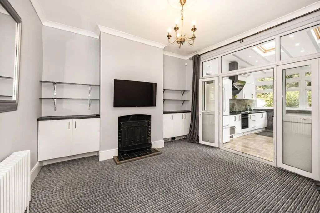 2 bedroom flat for rent