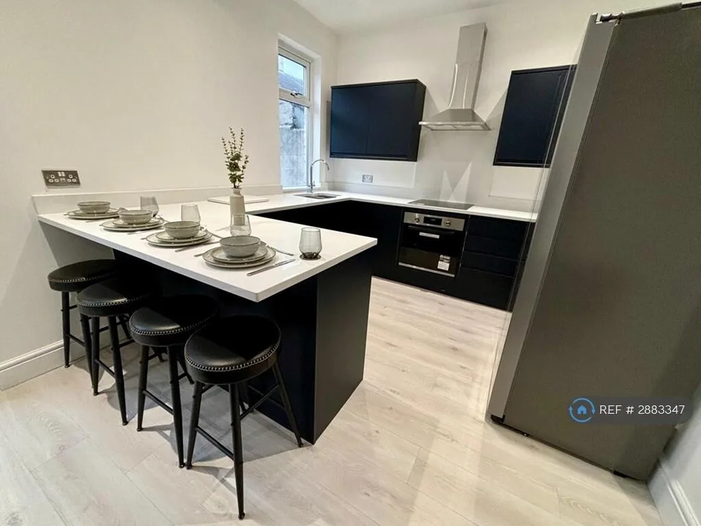 5 bedroom end of terrace house for rent