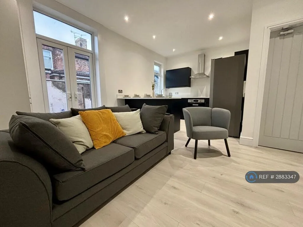 5 bedroom end of terrace house for rent