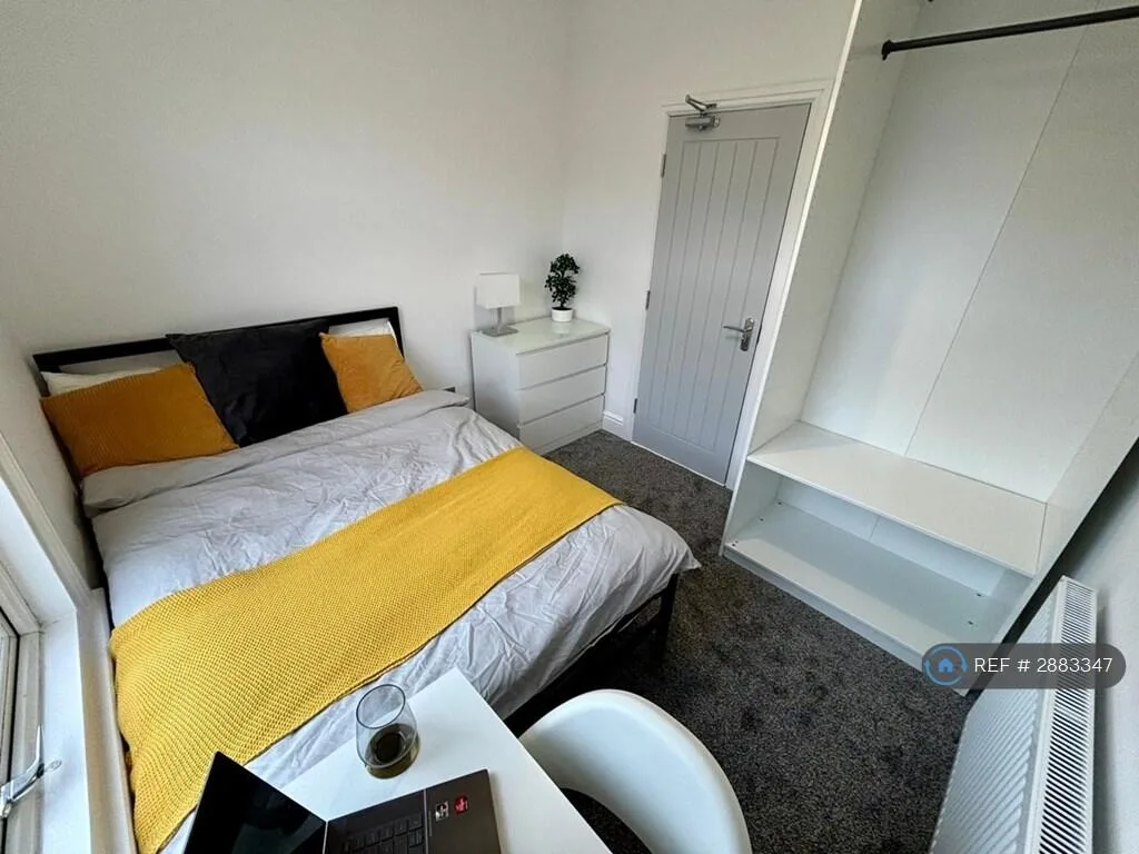 5 bedroom end of terrace house for rent