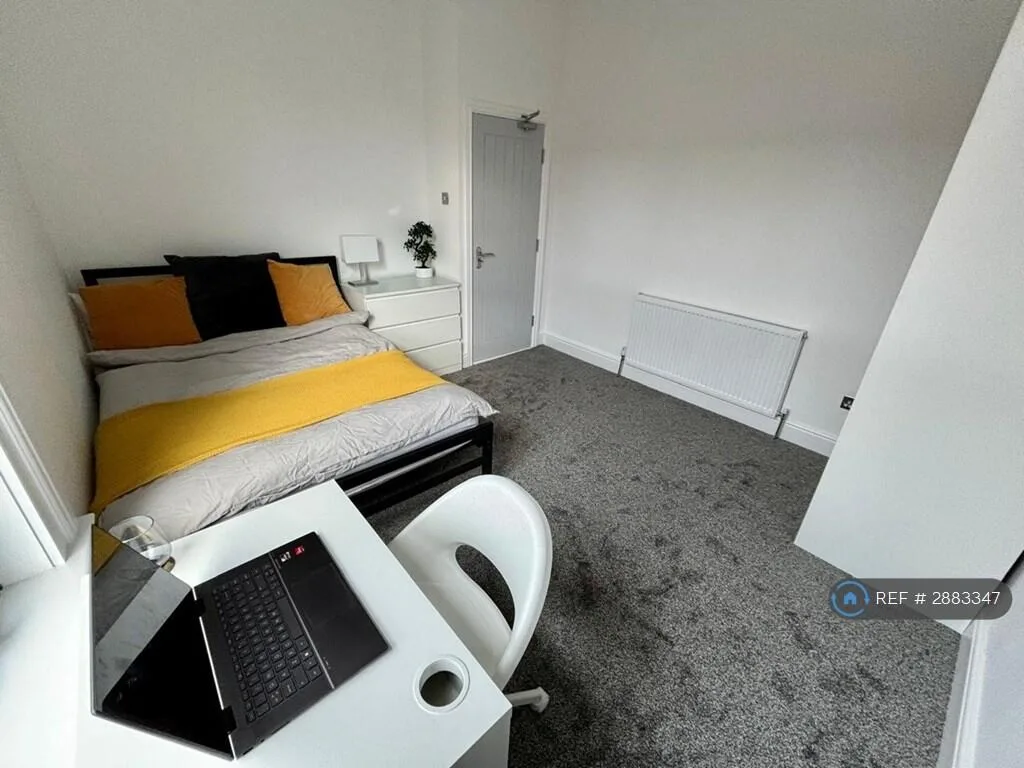 5 bedroom end of terrace house for rent