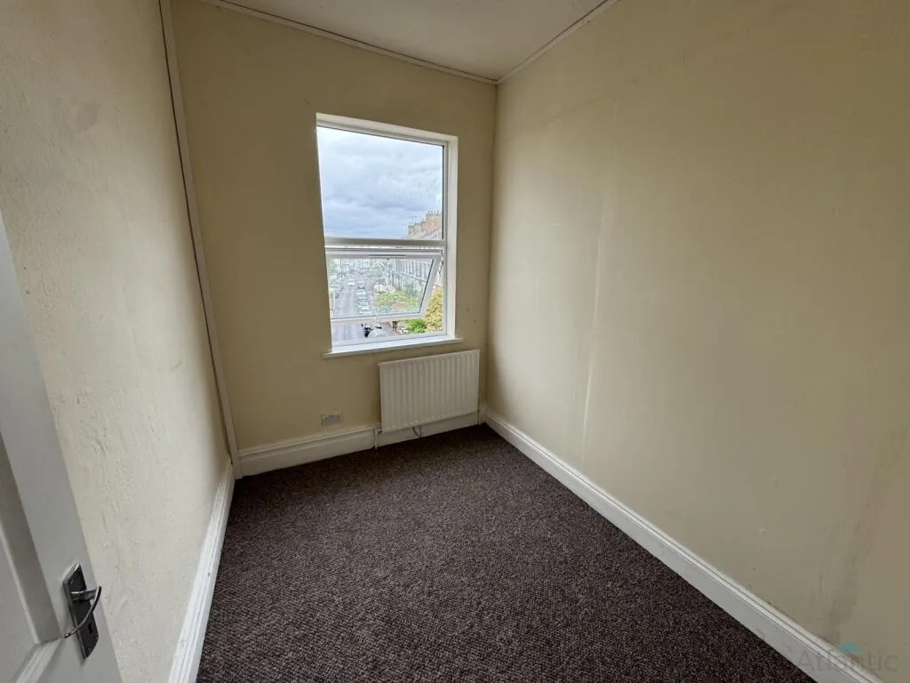 5 bedroom flat for rent