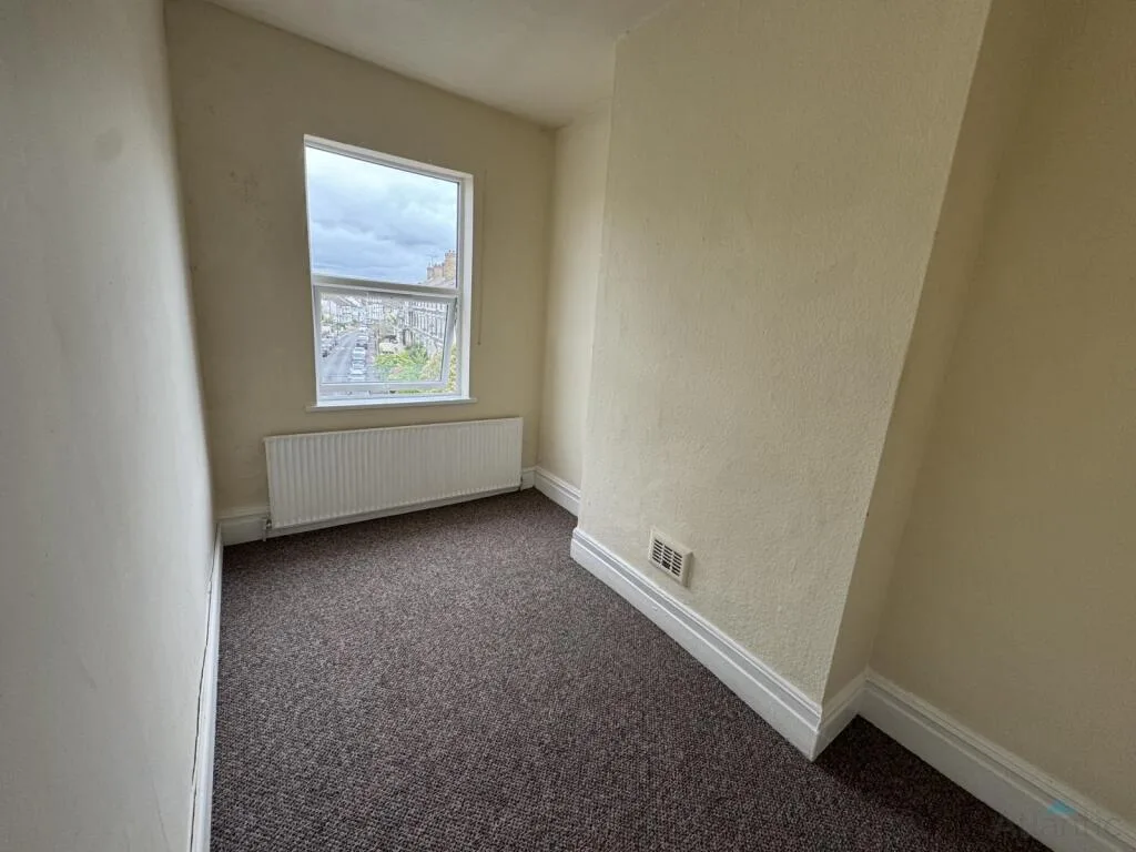 5 bedroom flat for rent