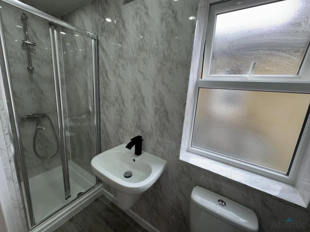 5 bedroom flat for rent
