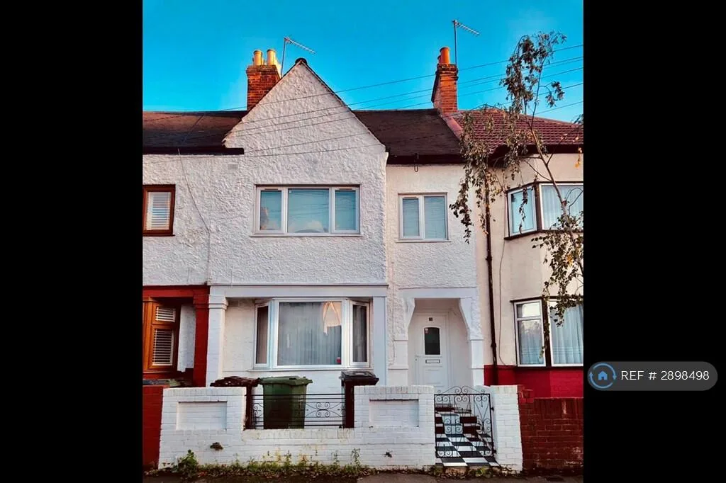 5 bedroom terraced house for rent