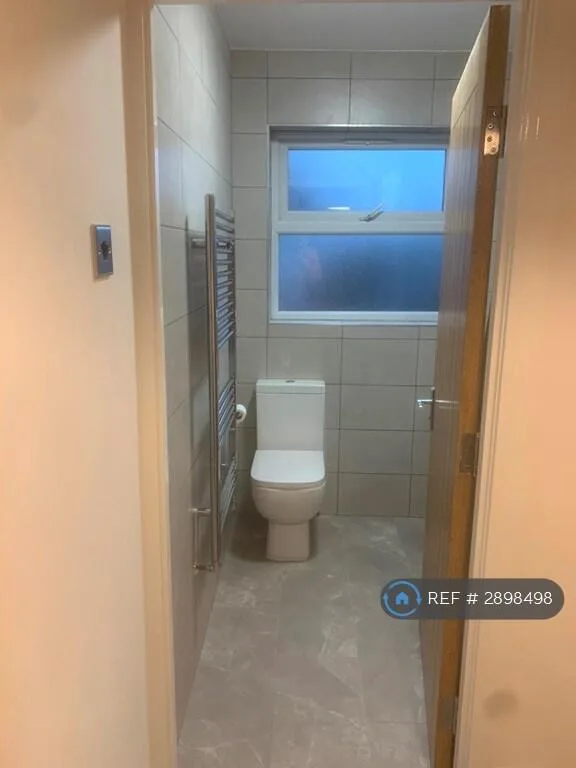 5 bedroom terraced house for rent