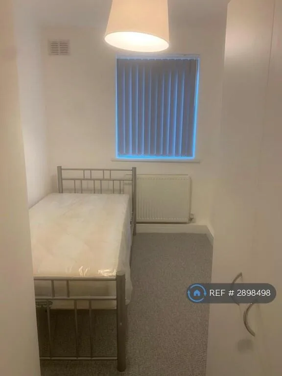 5 bedroom terraced house for rent